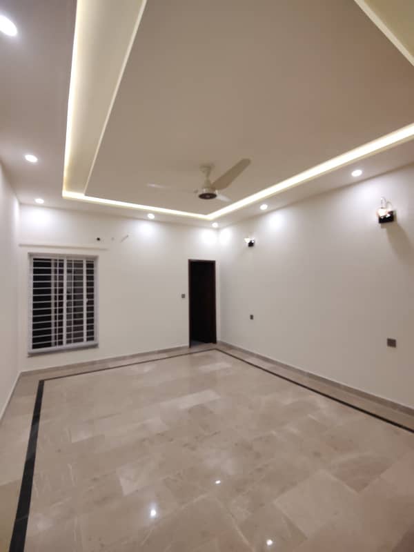 10 MARLA GROUND FLOOR AVAILABLE FOR RENT WITH GASS 1