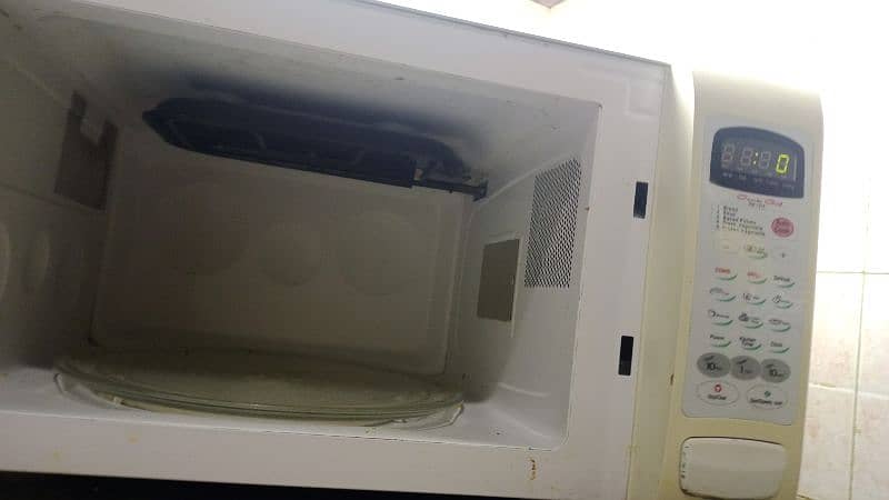 DW 131 A Microwave good condition 1