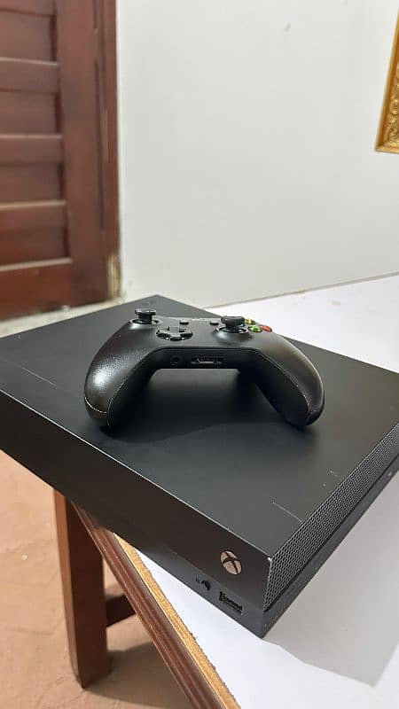 Xbox one X 1 tb 0