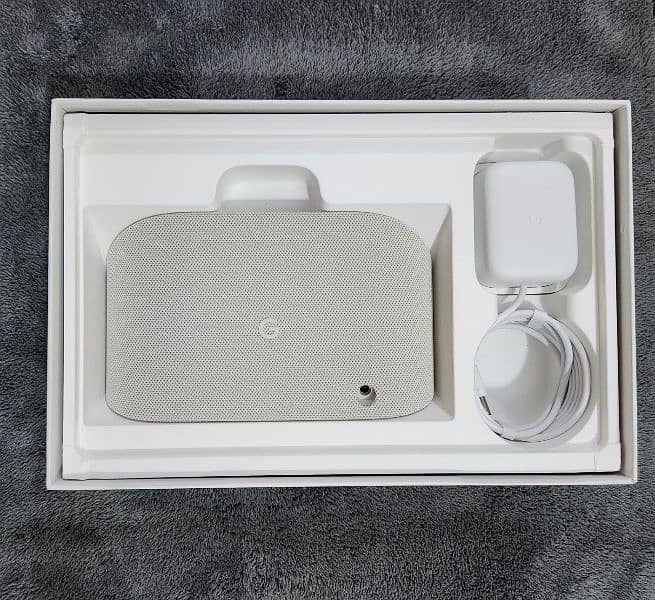 Google Pixel Tablet 8GB 128GB Like New with Box 1