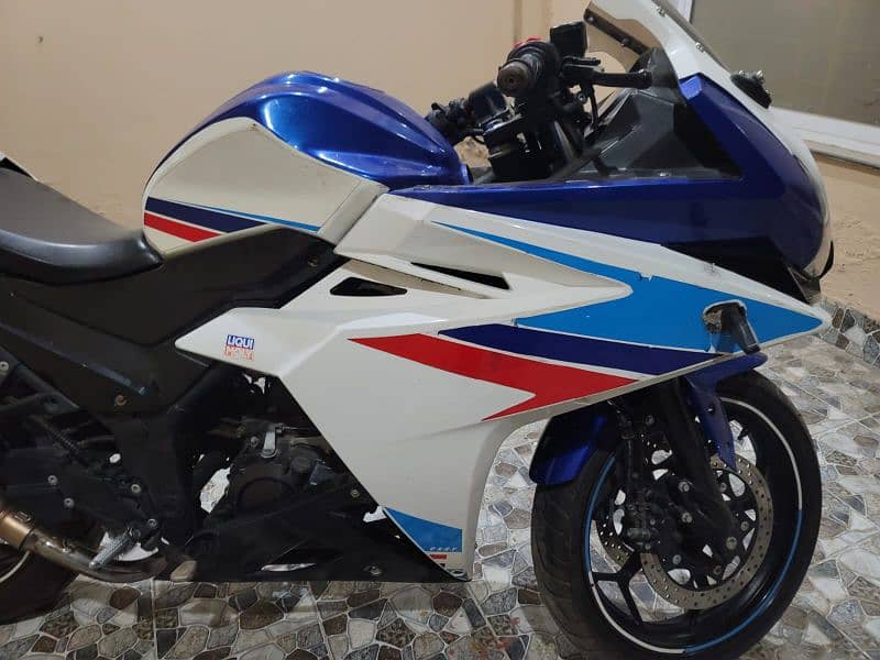 Honda CBR 250 Replica 0