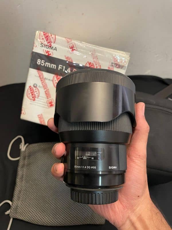 Sigma 85mm 1.4 Art lens 1