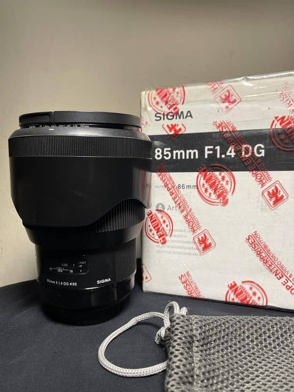 Sigma 85mm 1.4 Art lens 3