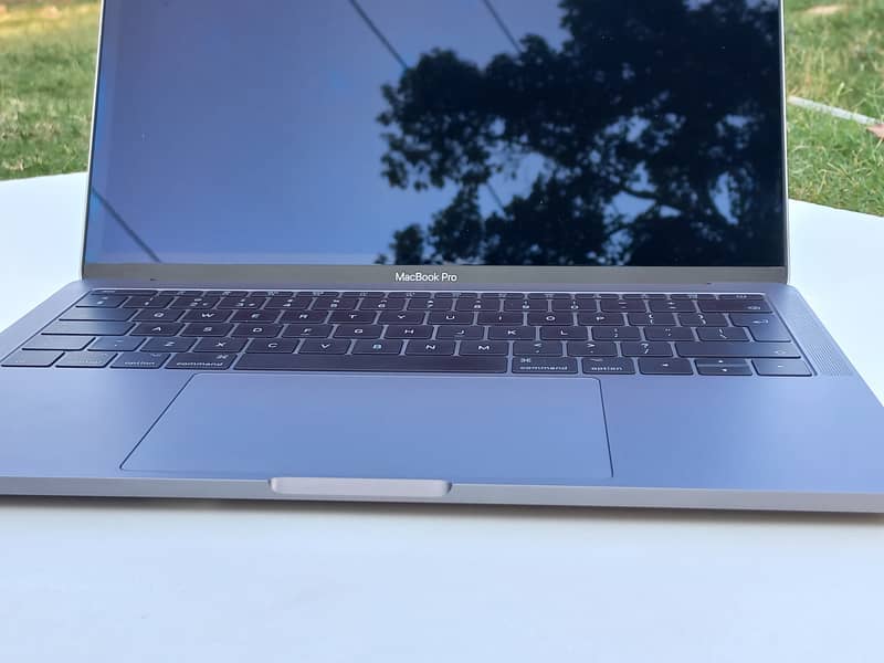 macbook pro 2017 3