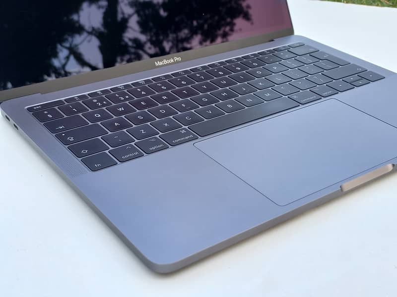 macbook pro 2017 10