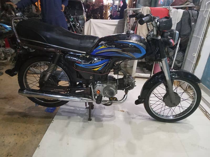 super star bike saf sutri shiny condition Tanki side cover change 14