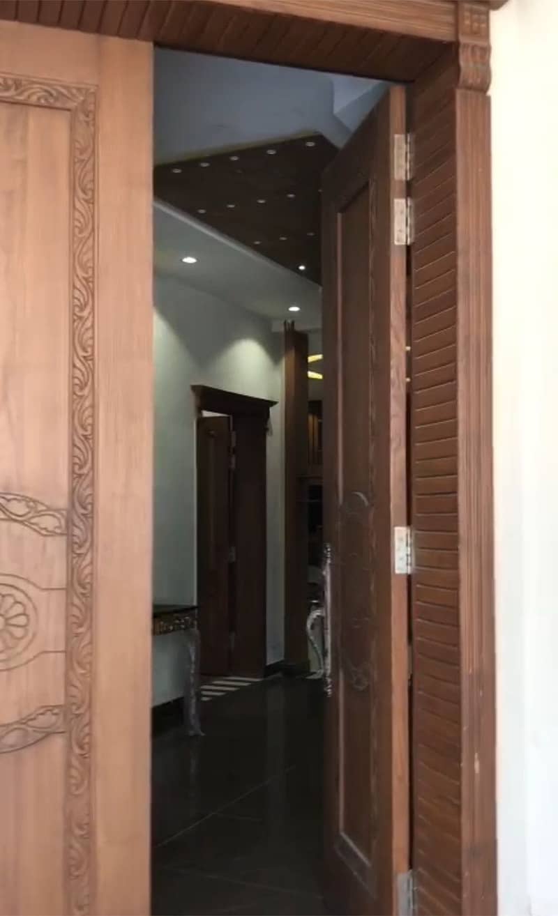 Elegant Family Home in Johar Town 1 Kanal, Near Allah Hu Chowk and Akbar Chowk 4