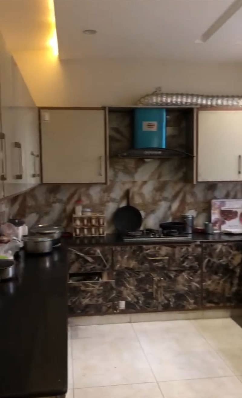 Elegant Family Home in Johar Town 1 Kanal, Near Allah Hu Chowk and Akbar Chowk 9