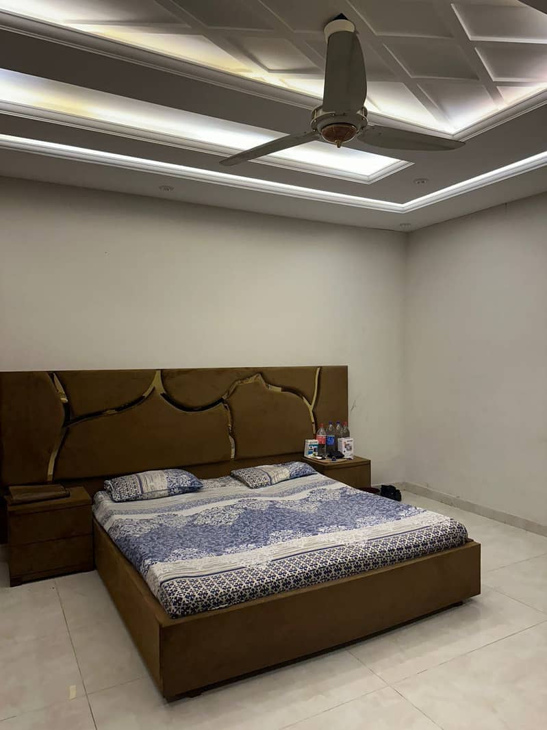 Elegant Family Home in Johar Town 1 Kanal, Near Allah Hu Chowk and Akbar Chowk 13