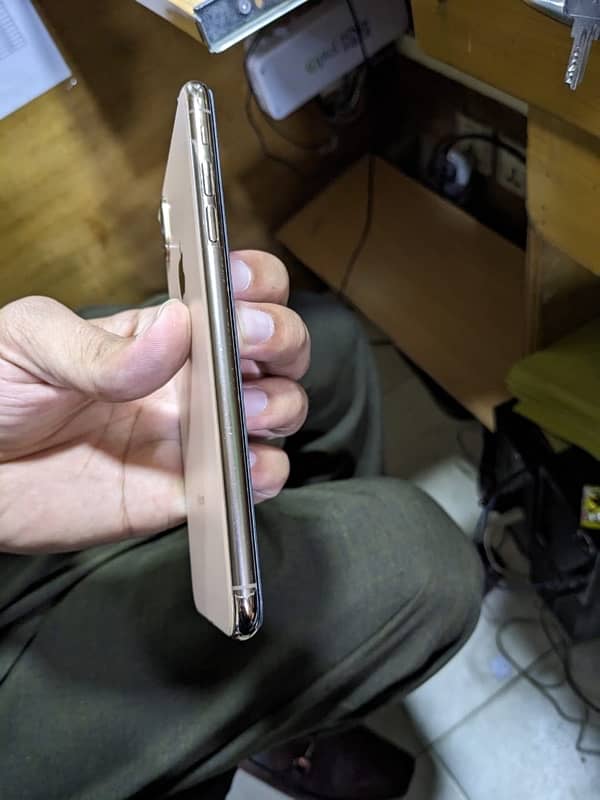 iPhone XS Max Dual sim 4