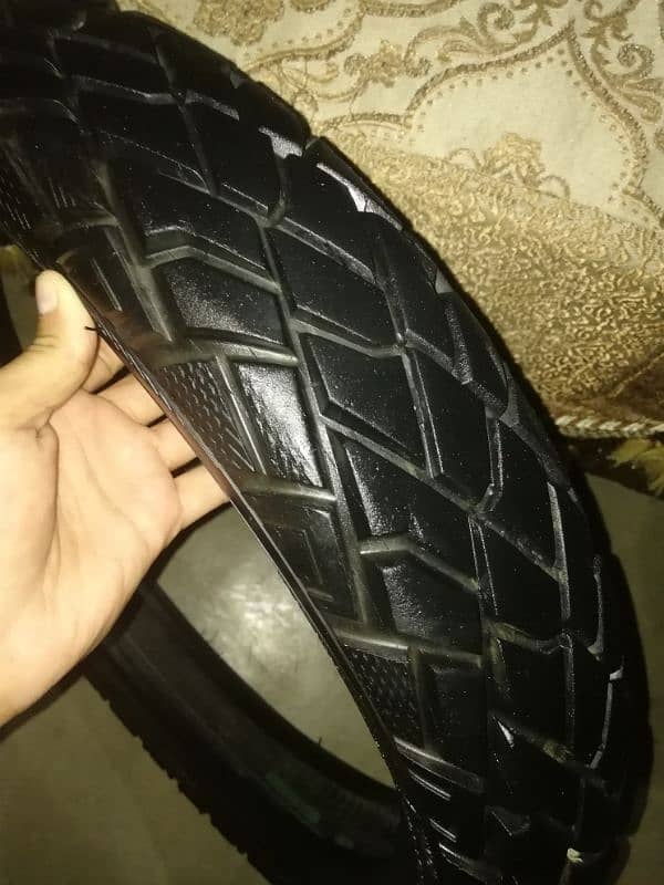 suzuki gr 150 tubeless tyre both just like new 1