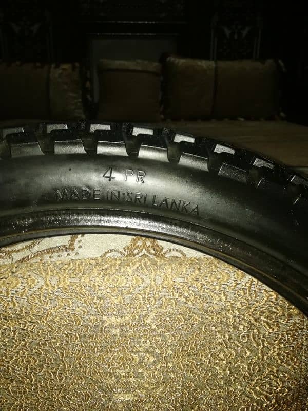 suzuki gr 150 tubeless tyre both just like new 4