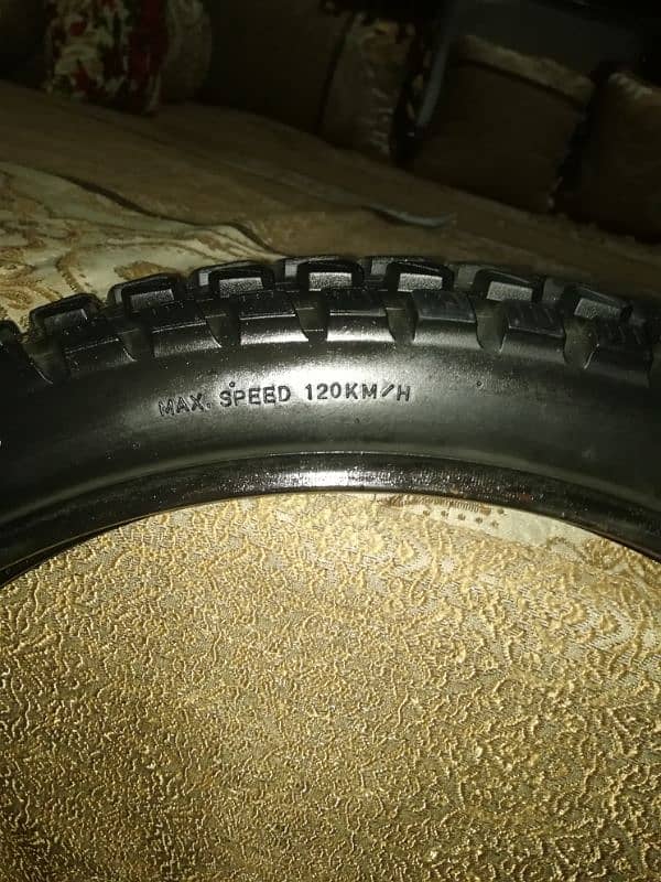 suzuki gr 150 tubeless tyre both just like new 5