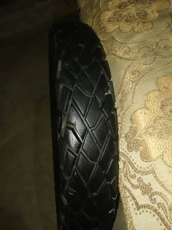 suzuki gr 150 tubeless tyre both just like new 7