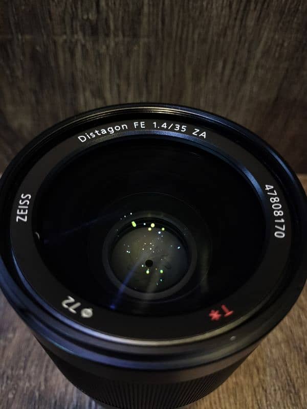 Sony Zeiss Distagon 1.4 Lens In Best Condition 2