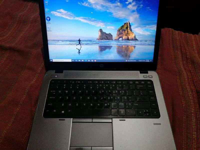 HP Elitebook with AMD processor is up for sale. 0