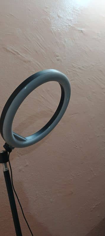 Ring light with trypod 1