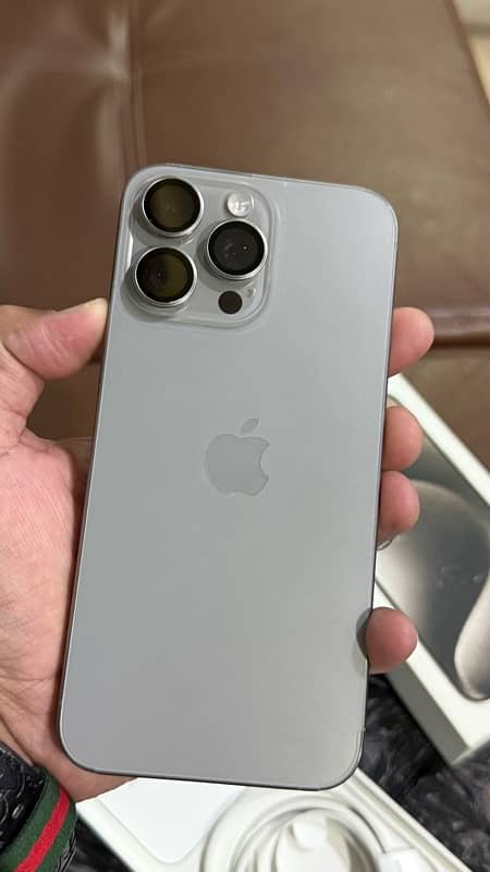 Iphone 15 pro max 256gb HK natural titanium 3