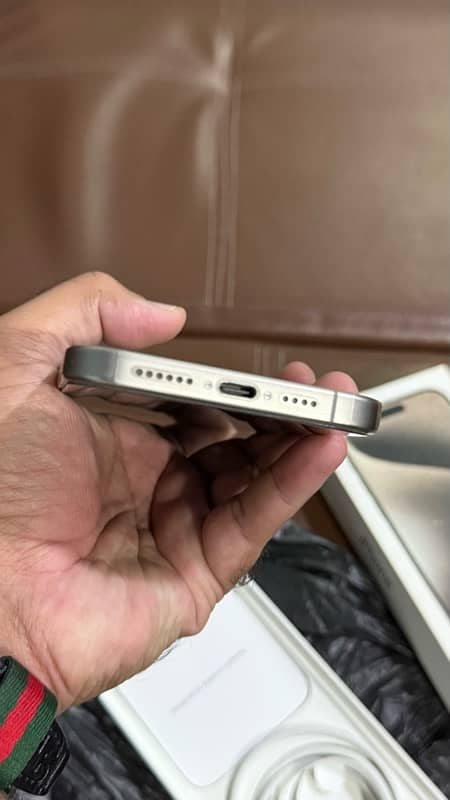 Iphone 15 pro max 256gb HK natural titanium 6