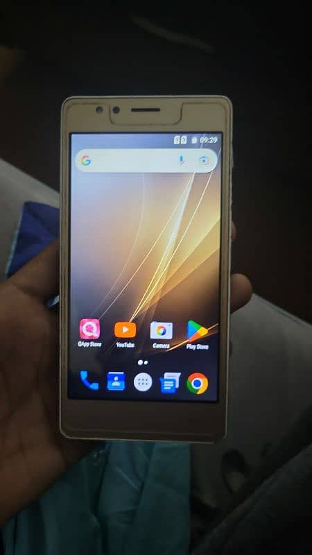 Qmobile  i8i 4