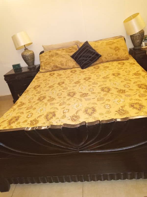 wooden queen bed with 2 side tables 2