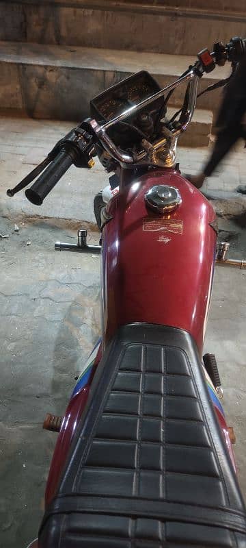 Honda cg125 red colour 4