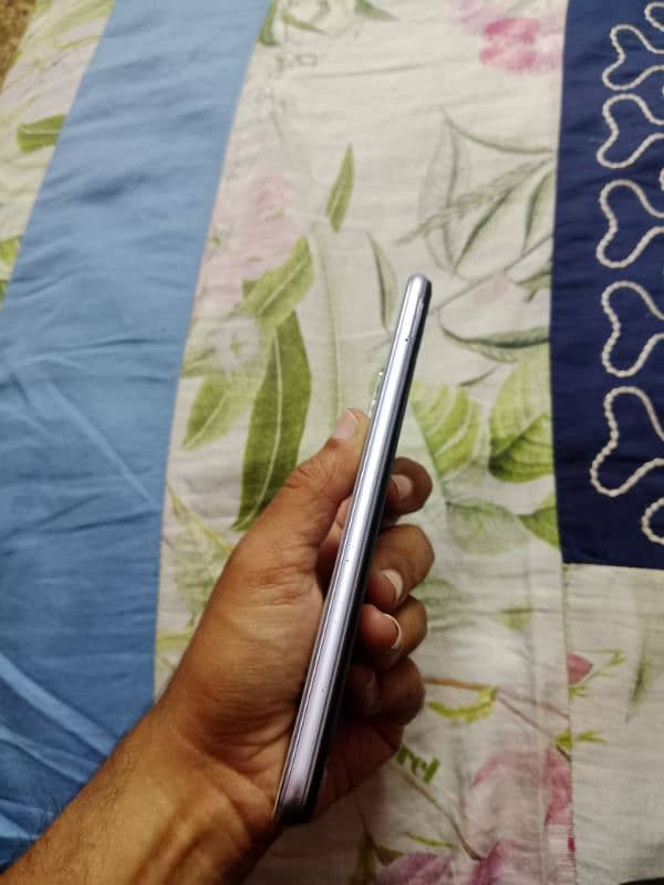 vivo y20 with box and charger original 1