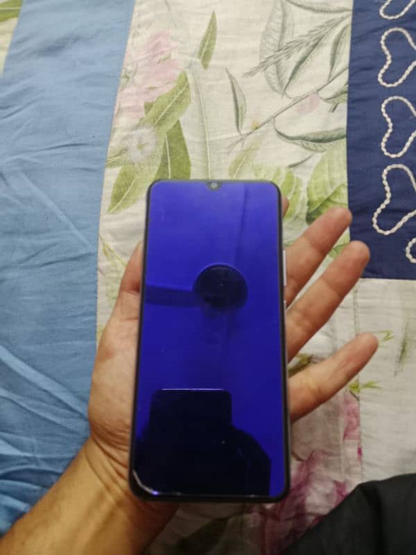 vivo y20 with box and charger original 5