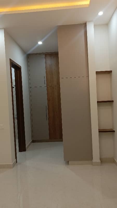 ONE KANAL BRAND NEW CONTRUCTED BEAUTIFUL HOUSE FOR SELL AT PRIME LOCATION OF DHA PHASE 2 ISLAMABAD 22