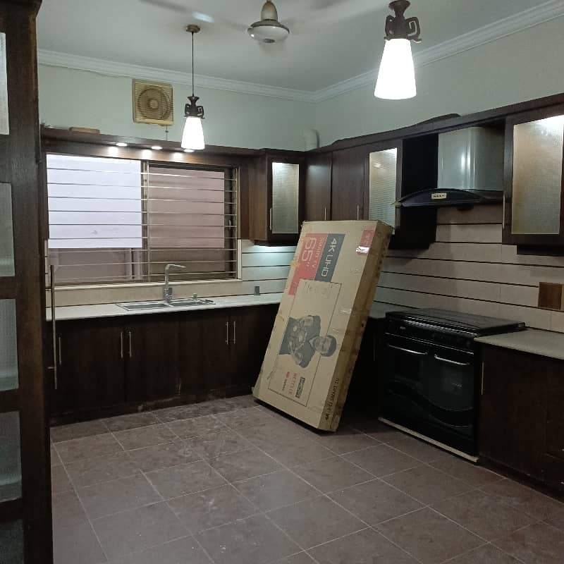 ONE KANAL HOUSE 3BEDS UPPER PORTION AVAILABLE FOR RENT 1