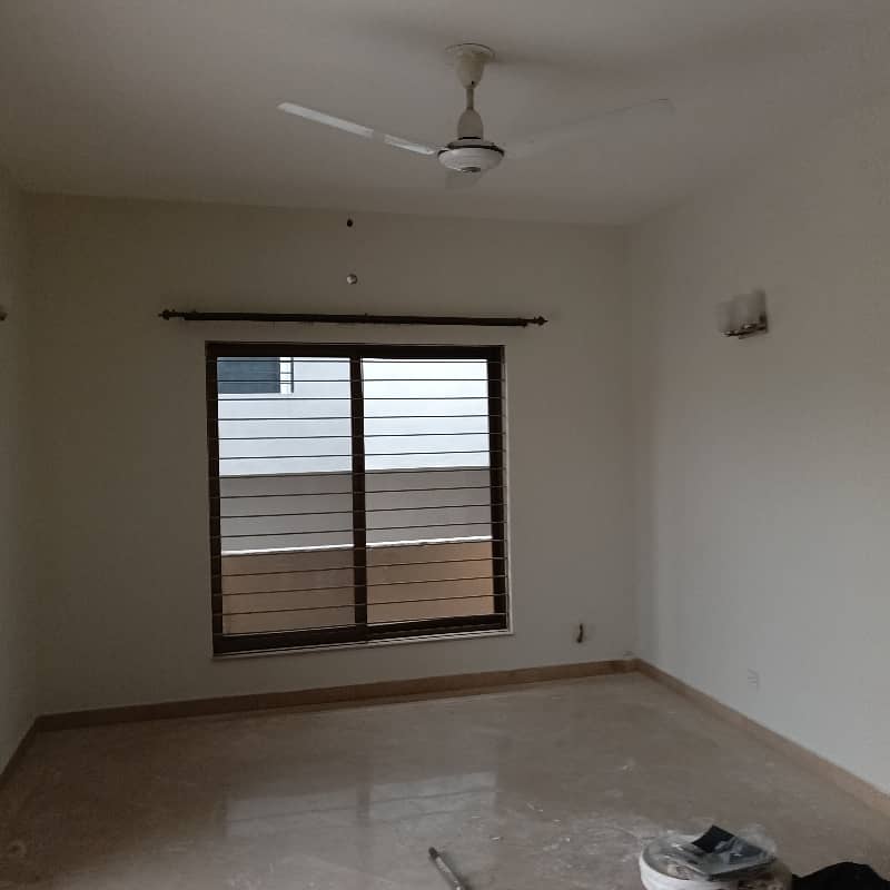 ONE KANAL HOUSE 3BEDS UPPER PORTION AVAILABLE FOR RENT 5