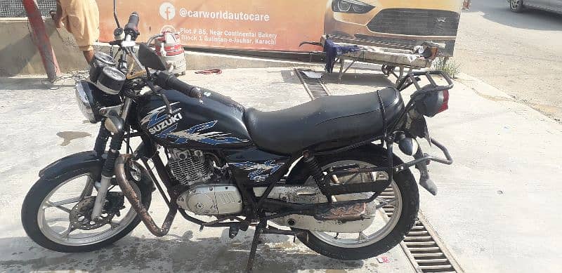 Suzuki GS 150 SE 2