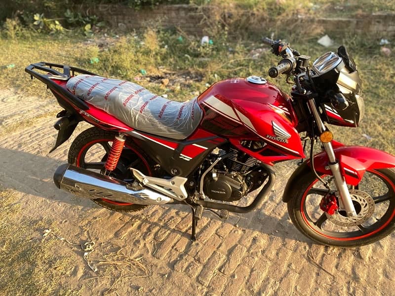 Honda cb 150f Brand new condition 5