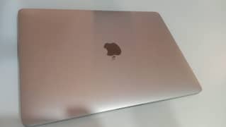 Macbook  Pro 2019 13.3 inch Display Cycle Count 523