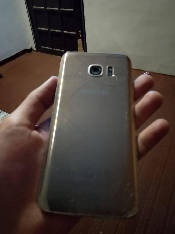 Samsung Galaxy 7adge 1