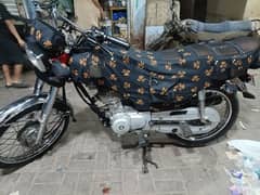 Honda 125 karachi num red