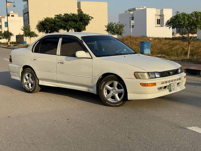 Toyota Corolla XE 2001 3