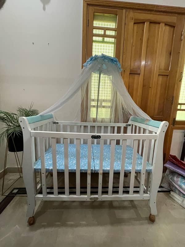 baby crib 2