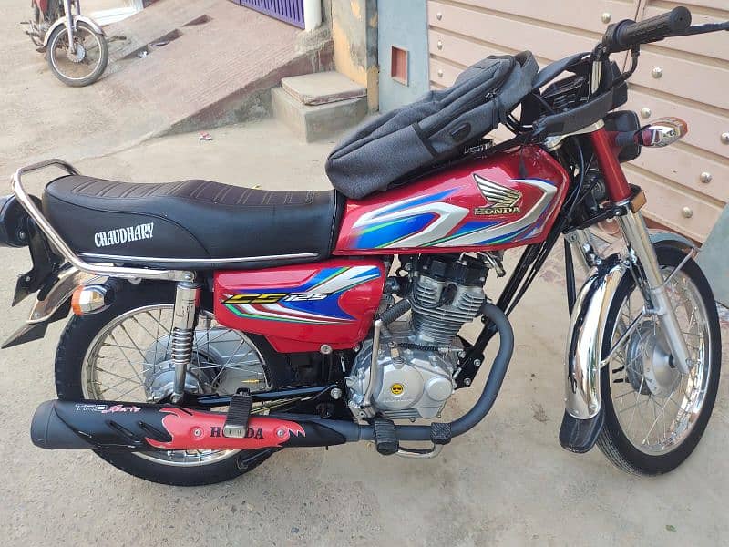 Honda 125 Model 2022 condition 10/10 color red 2