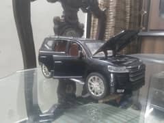 LAND CRUISER V8 toy