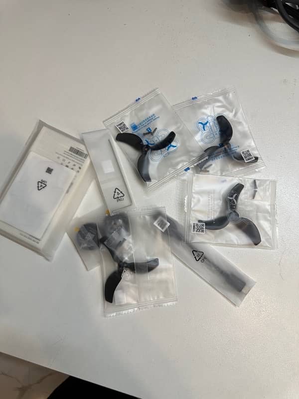 DJI Avata 2 Fly More Combo (Three Batteries) 6