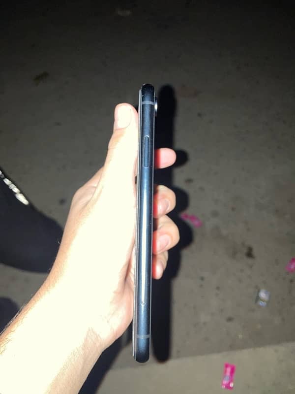 IPHONE XR 64GB PTA APROVED 1