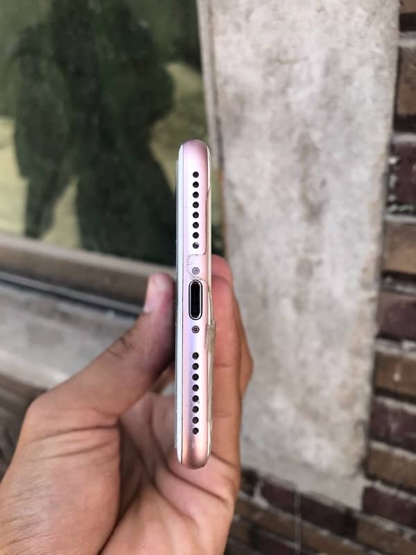 Iphone 7 Plus 128 PTA 4