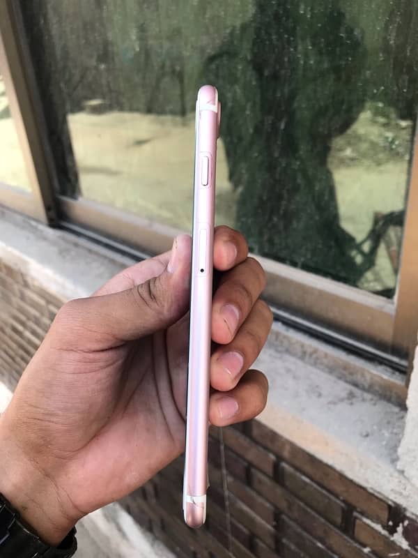 Iphone 7 Plus 128 PTA 7