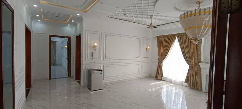 10 Marla Well Mantained Owner Build House In Phase 8 For Rent Direct Approach To Ring Road And Allama Iqbal Air Port 3