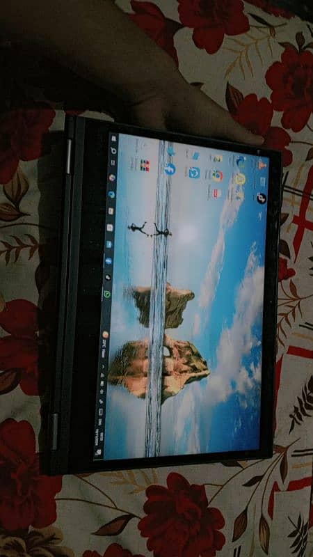 Lenovo Thinkpad laptop yoga 370 cori i5 - 7th  8 Ram 256Gb 8