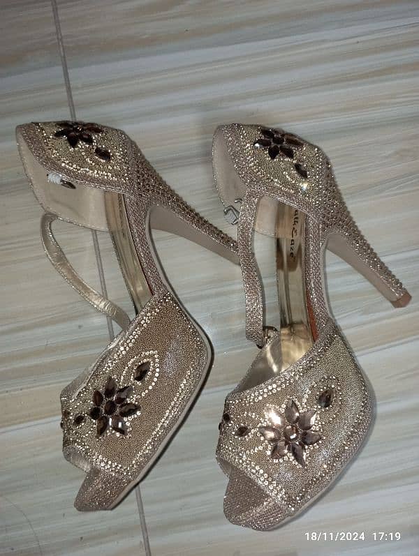 Fully Embellished Golden bridal Heels 4