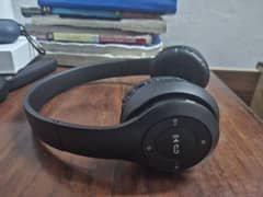 p47 Headphones black color