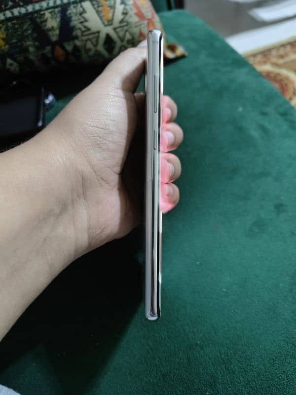 Samsung Galaxy S10 plus 128gb 7