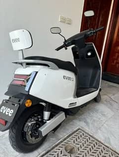 Evee scooty electric